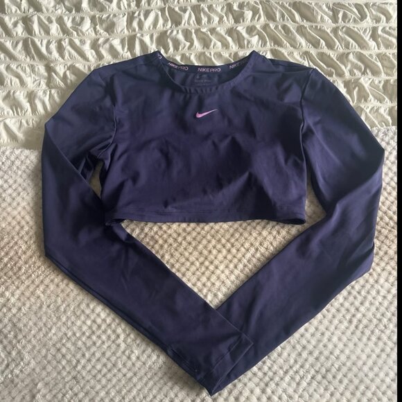 BRAND NEW Nike Long Sleeve Active Top Women Purple Size: Small - Picture 1 of 3